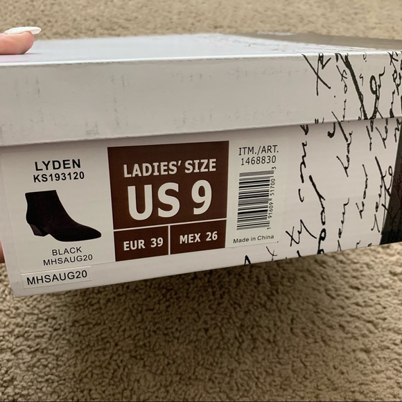 NEW Kensie Black Suede Heeled Bootie - Picture 14 of 14